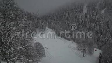 西高加索罗萨Aibga<strong>岭南</strong>坡滑雪斜坡Khutor Alpine度假村股票录像